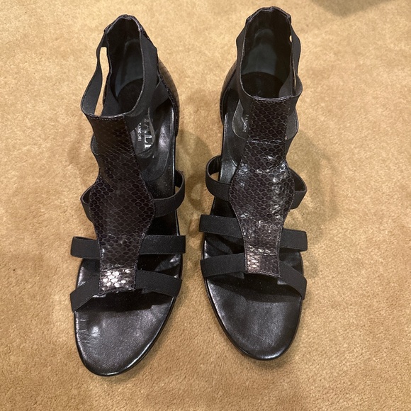 AMALFI BY RANGONI BLACK WOMENS EMA GLADIATOR OPEN TOE SANDALS SIZE 9 NARROW - Picture 1 of 8